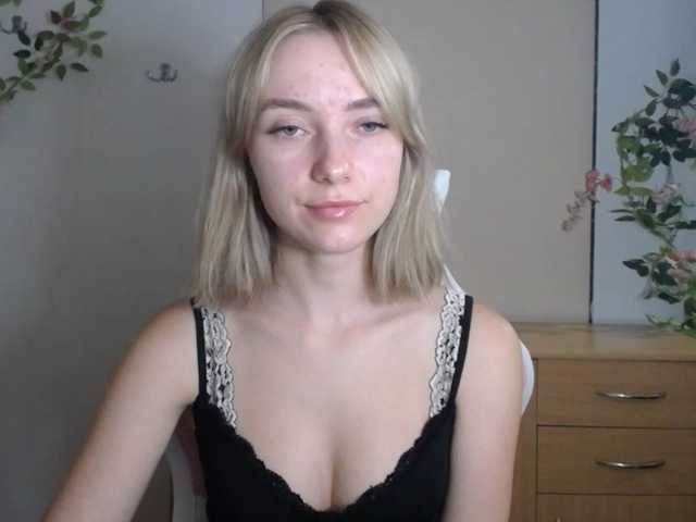 LuciaGlow live cam on BongaCams