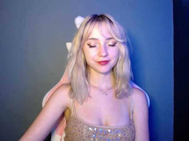 LuciaGlow live cam on BongaCams