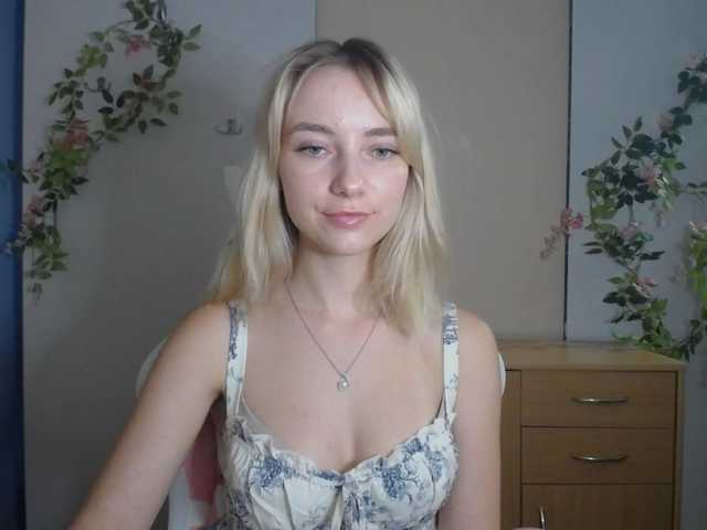 LuciaGlow live cam on BongaCams