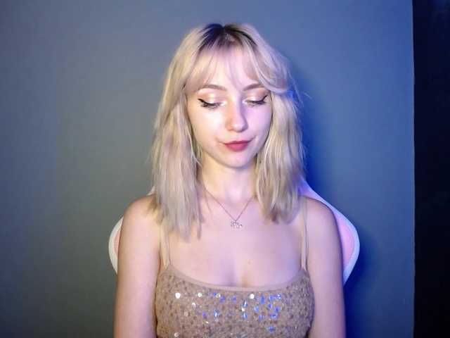 LuciaGlow live cam on BongaCams