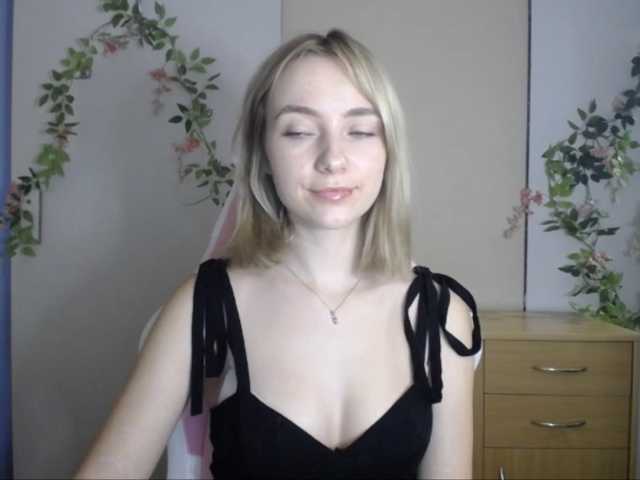 LuciaGlow live cam on BongaCams