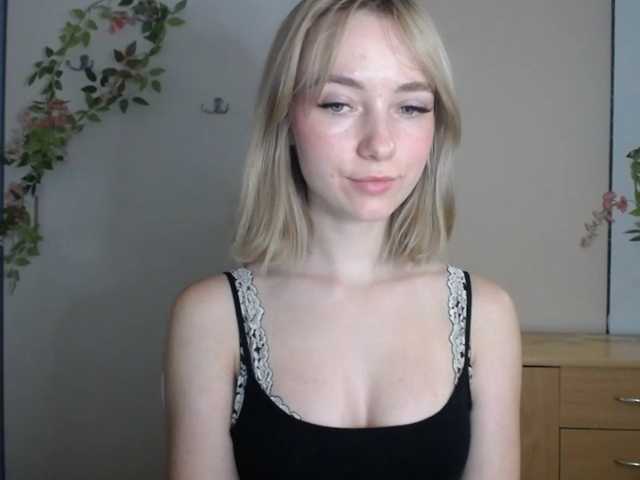 LuciaGlow live cam on BongaCams