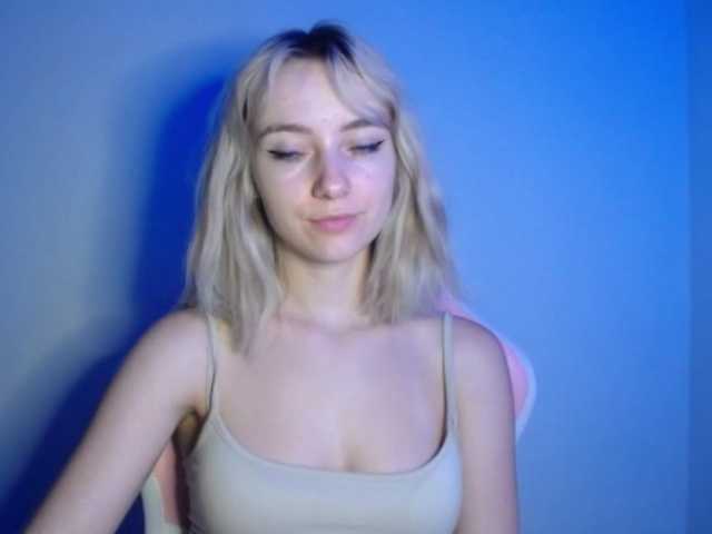 LuciaGlow live webcam show