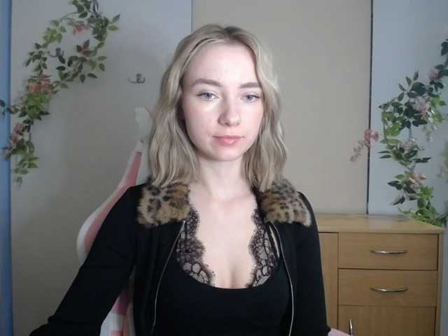 LuciaGlow live cam on BongaCams