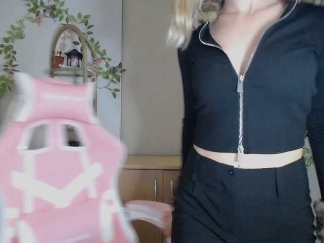 LuciaGlow live cam on BongaCams