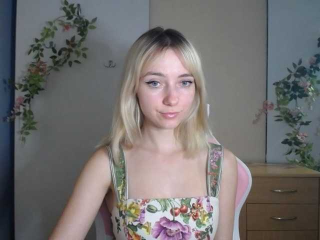 LuciaGlow live cam on BongaCams