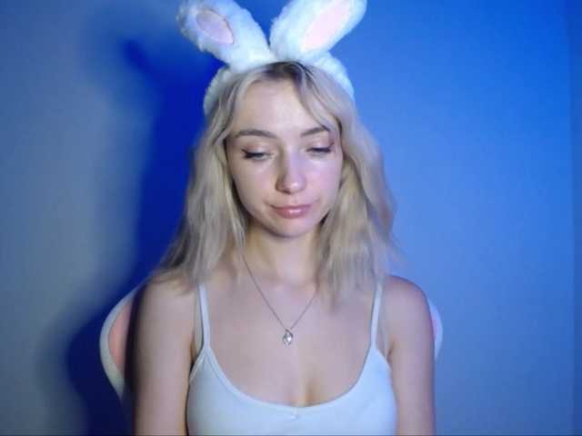 LuciaGlow live cam on BongaCams