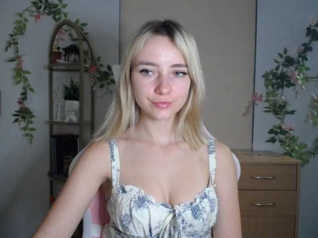 LuciaGlow live cam on BongaCams