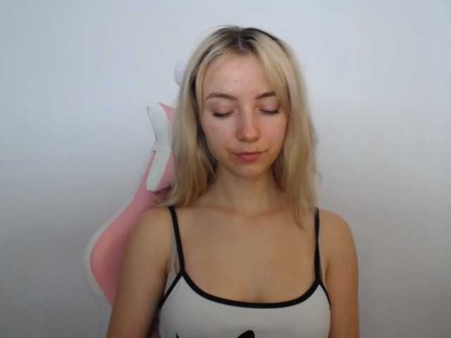 LuciaGlow live cam on BongaCams