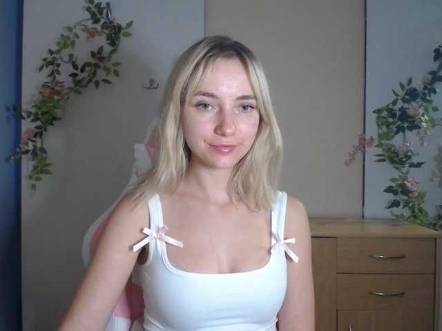 LuciaGlow live cam on BongaCams