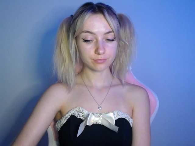 LuciaGlow live cam on BongaCams