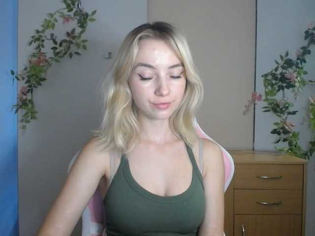 LuciaGlow live cam on BongaCams
