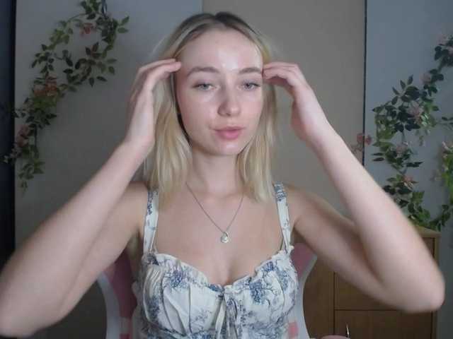LuciaGlow live cam on BongaCams