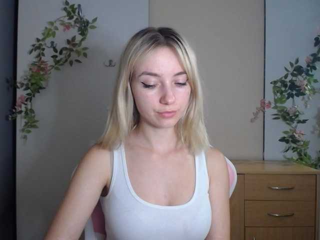 LuciaGlow live cam on BongaCams