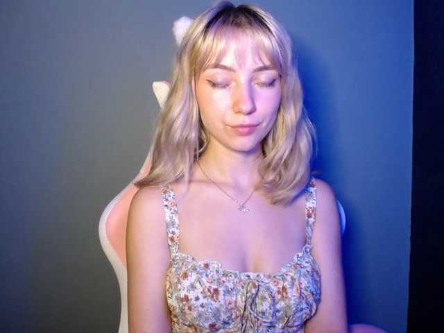 LuciaGlow live cam on BongaCams