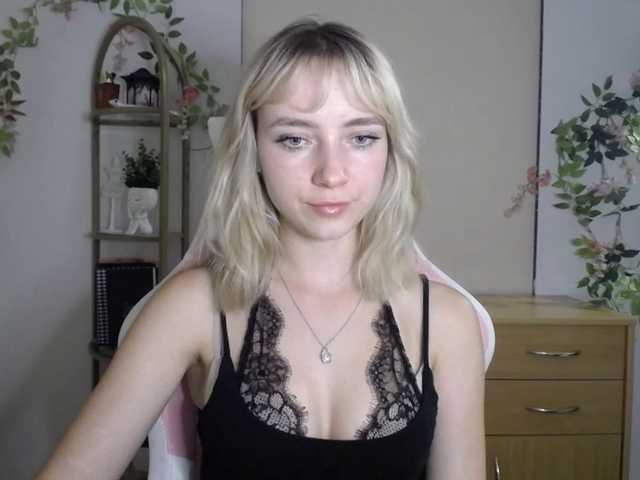 LuciaGlow live cam on BongaCams