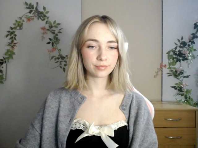 LuciaGlow, live now on BongaCams