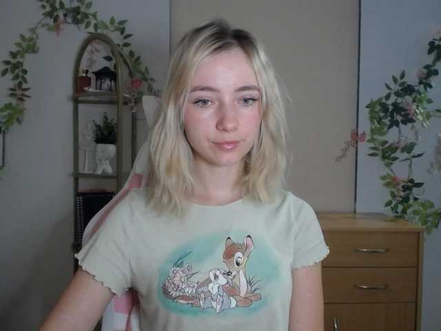 LuciaGlow live cam on BongaCams