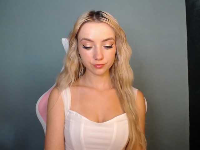 LuciaGlow live cam on BongaCams