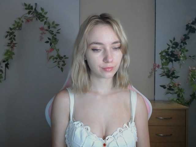 LuciaGlow live cam on BongaCams