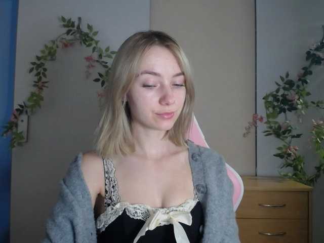 LuciaGlow live cam on BongaCams