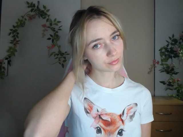LuciaGlow live cam on BongaCams