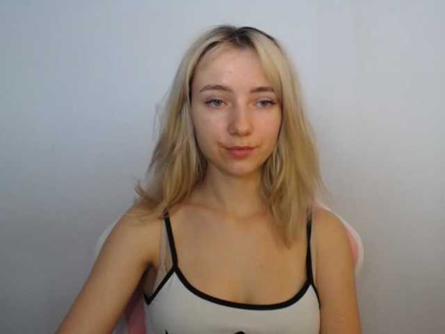 LuciaGlow live cam on BongaCams