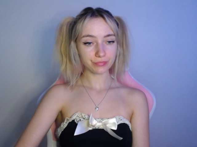 LuciaGlow live cam on BongaCams