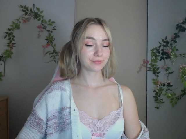 LuciaGlow live cam on BongaCams
