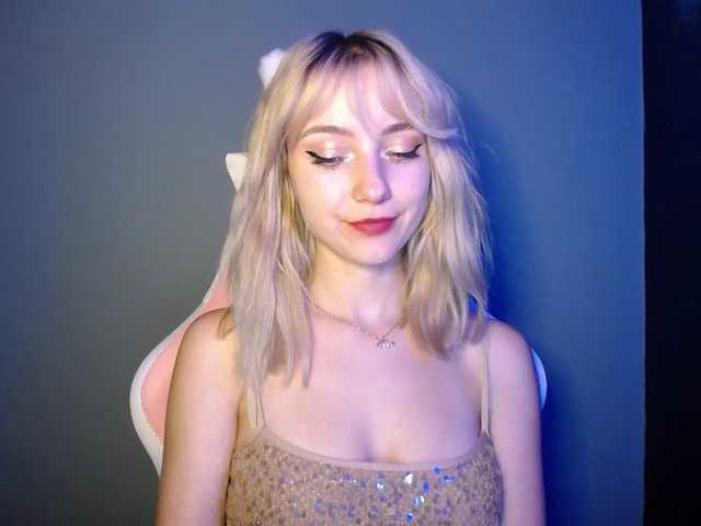 LuciaGlow live cam on BongaCams
