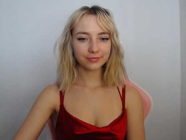 LuciaGlow live webcam show