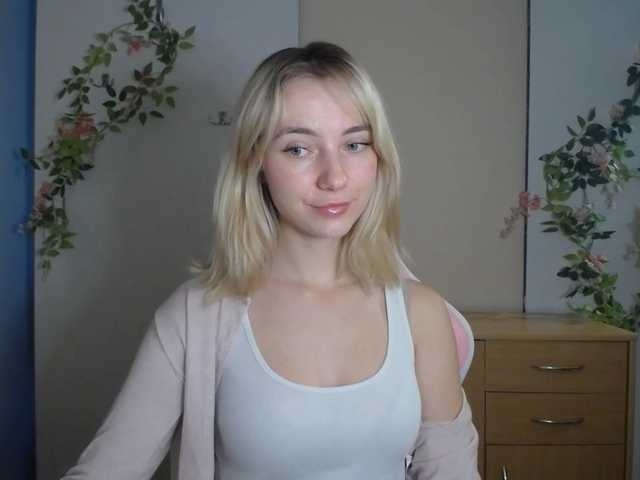 LuciaGlow live cam on BongaCams
