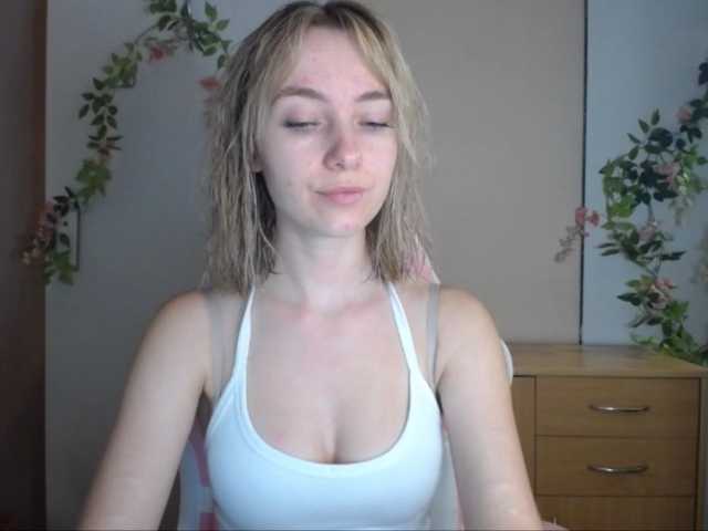 LuciaGlow live cam on BongaCams