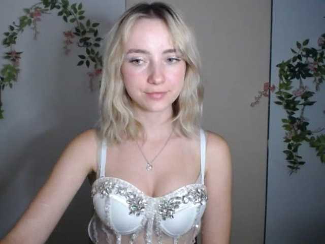LuciaGlow live cam on BongaCams