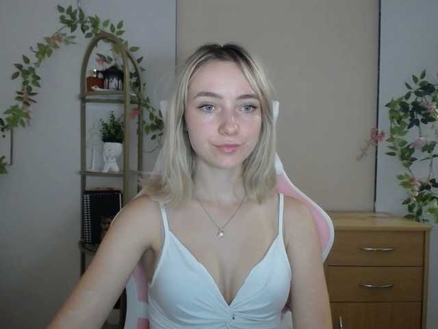 LuciaGlow live cam on BongaCams