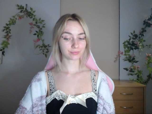 LuciaGlow live cam on BongaCams