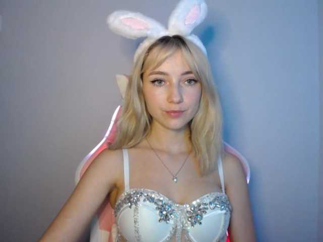 LuciaGlow live cam on BongaCams
