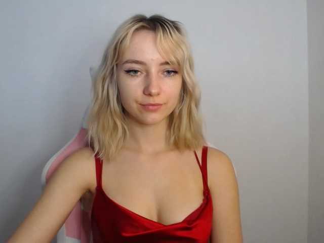LuciaGlow live webcam show
