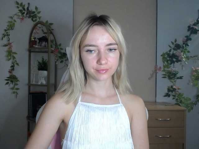 LuciaGlow live cam on BongaCams