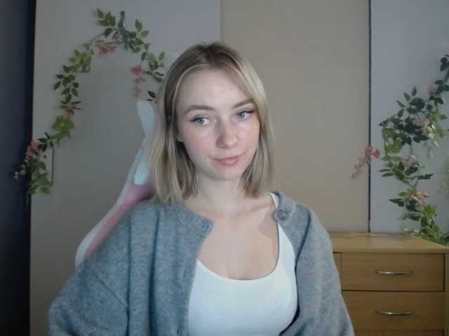 LuciaGlow live cam on BongaCams