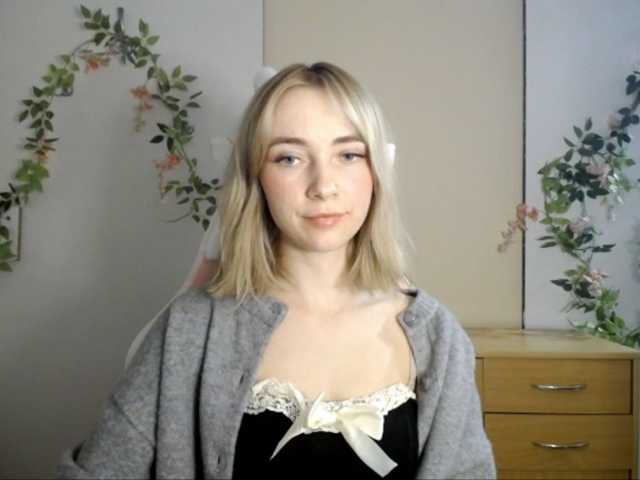 LuciaGlow live cam on BongaCams