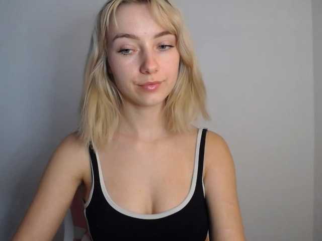 LuciaGlow live webcam show