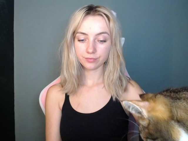 LuciaGlow live cam on BongaCams