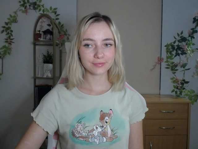 LuciaGlow live cam on BongaCams