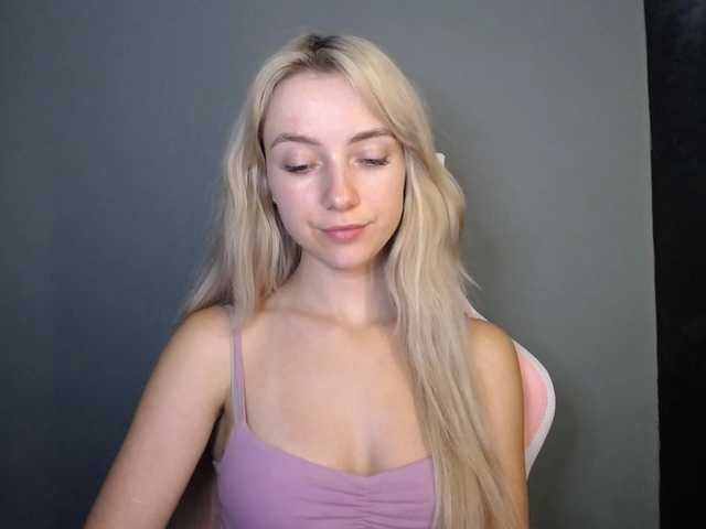 LuciaGlow live cam on BongaCams