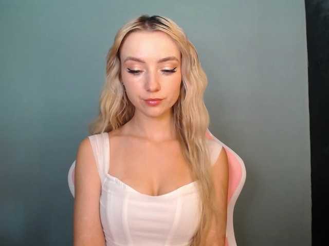 LuciaGlow live cam on BongaCams