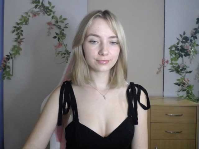LuciaGlow live cam on BongaCams