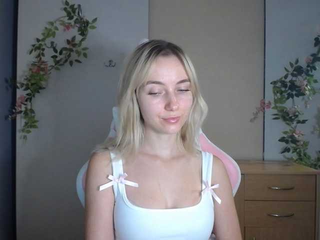 LuciaGlow live cam on BongaCams