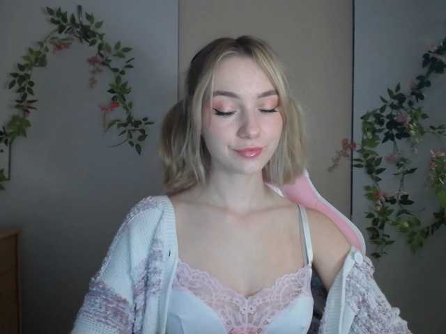 LuciaGlow live cam on BongaCams