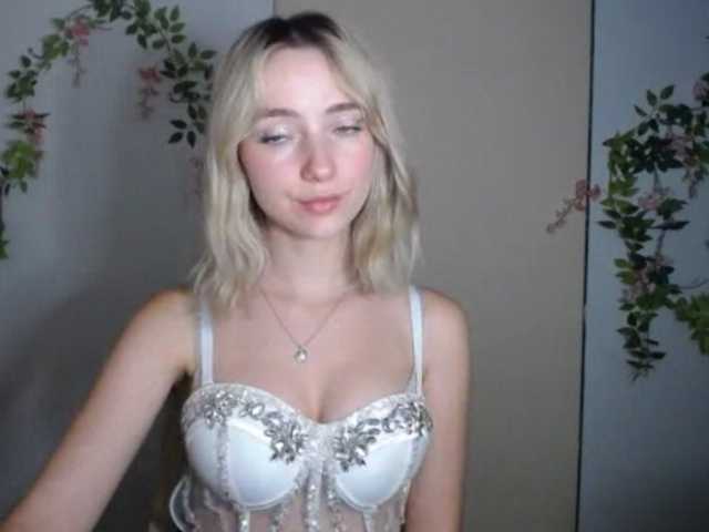 LuciaGlow live cam on BongaCams